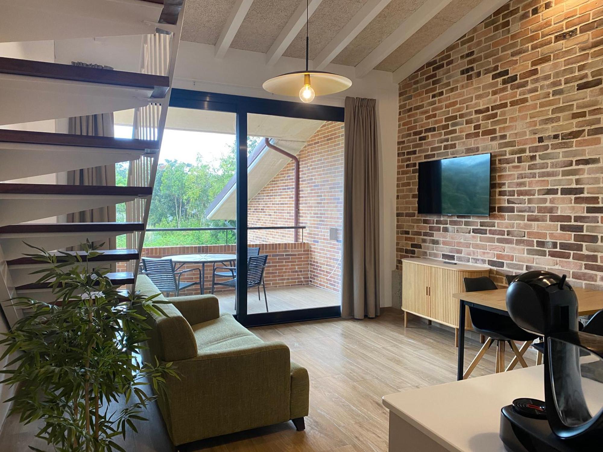 Alma Marina Apartamentos Сомо Екстер'єр фото